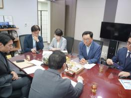 민경선 고양특례시장, 박홍근 기획예산처 장관에 현안정책 건의서 전달… 고양은평선 일산연장 등 광역철도망 구축 지원 요청 기사 이미지